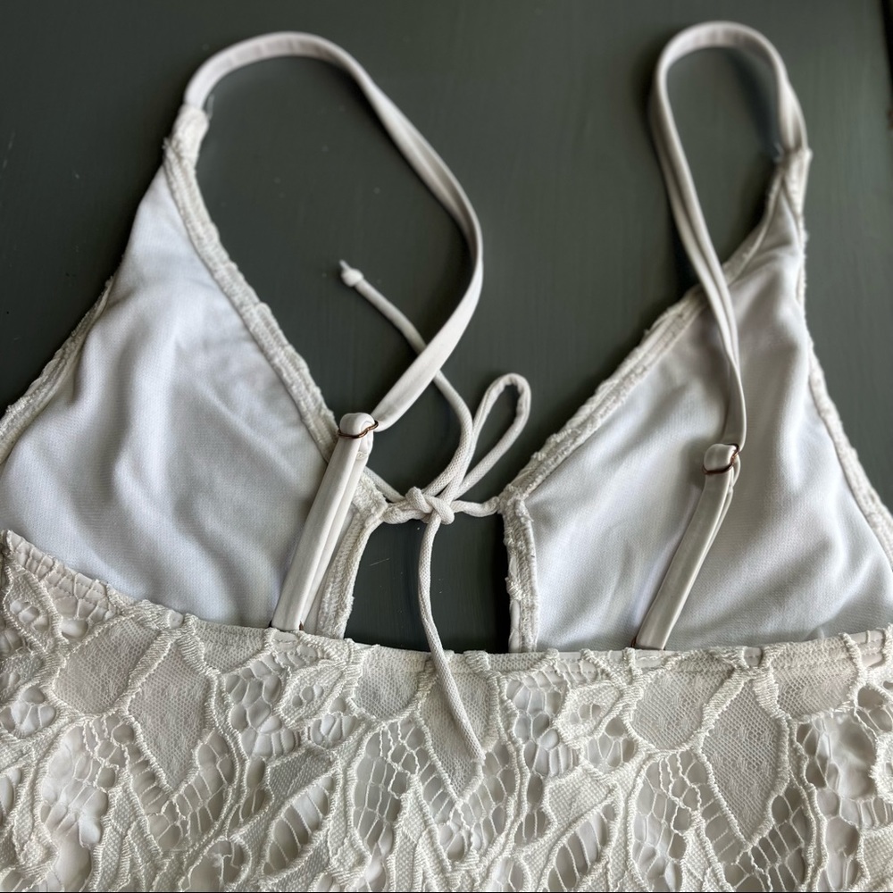 Kendall & Kylie white lace swimsuit - Picture 6 of 7